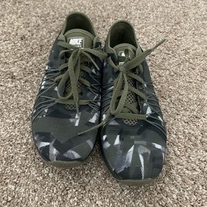 Nike Dual Fusion Hit Sneakers